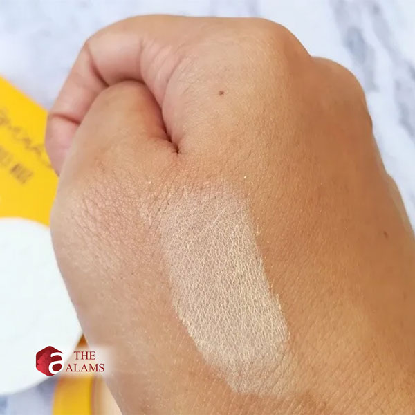 Lakme 9 to 5 Sun Expert Matte Compact Sunscreen Powder SPF 40++ 2 Lakme 9 to 5 Sun Expert Matte Compact Sunscreen Powder SPF 40++ - Image 2